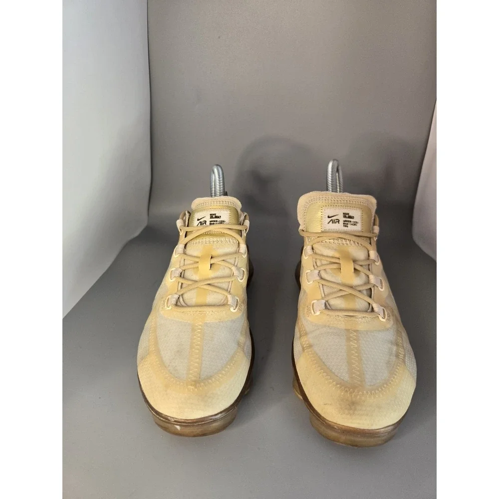 Nike Air VaporMax 2019 Gold Club Gold Women Size 6 Running Shoes AR6632-101